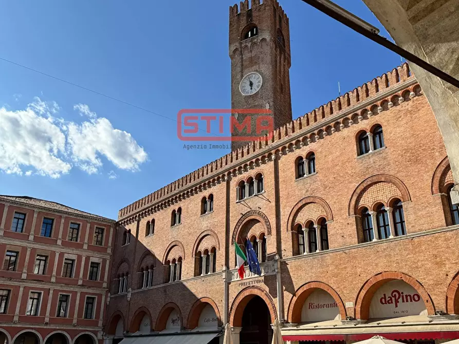 Immagine 2 di Negozio in affitto  a Treviso