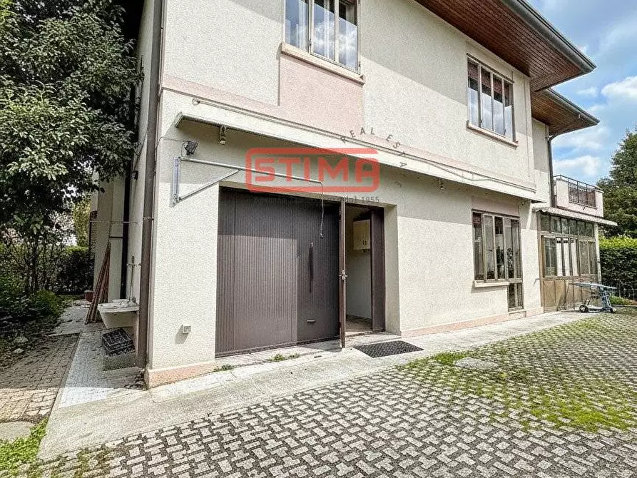 Immagine 3 di Villa in vendita  a Treviso