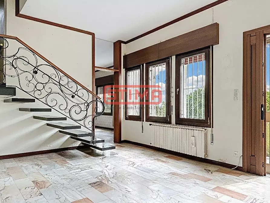 Immagine 16 di Villa in vendita  a Treviso