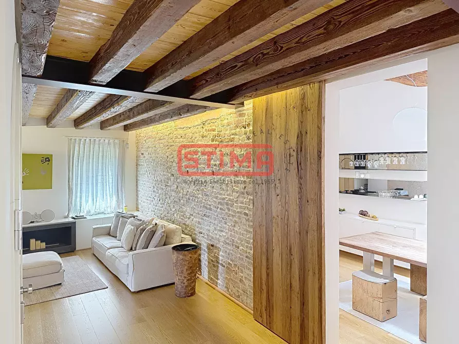 Immagine 3 di Palazzo in vendita  a Treviso