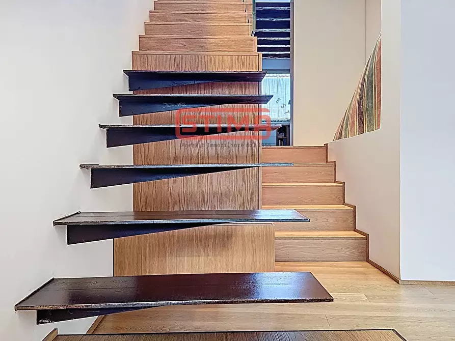 Immagine 8 di Palazzo in vendita  a Treviso