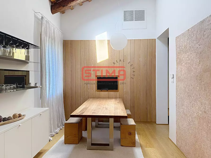 Immagine 9 di Palazzo in vendita  a Treviso