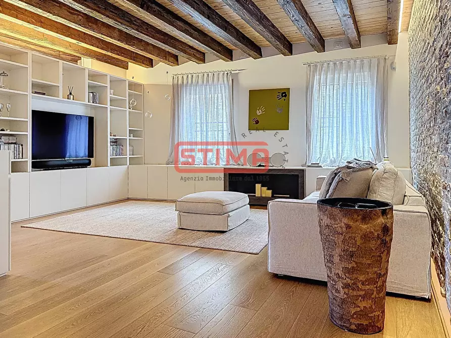 Immagine 7 di Palazzo in vendita  a Treviso