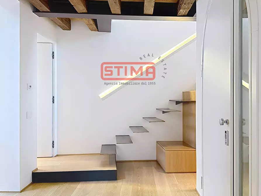 Immagine 12 di Palazzo in vendita  a Treviso