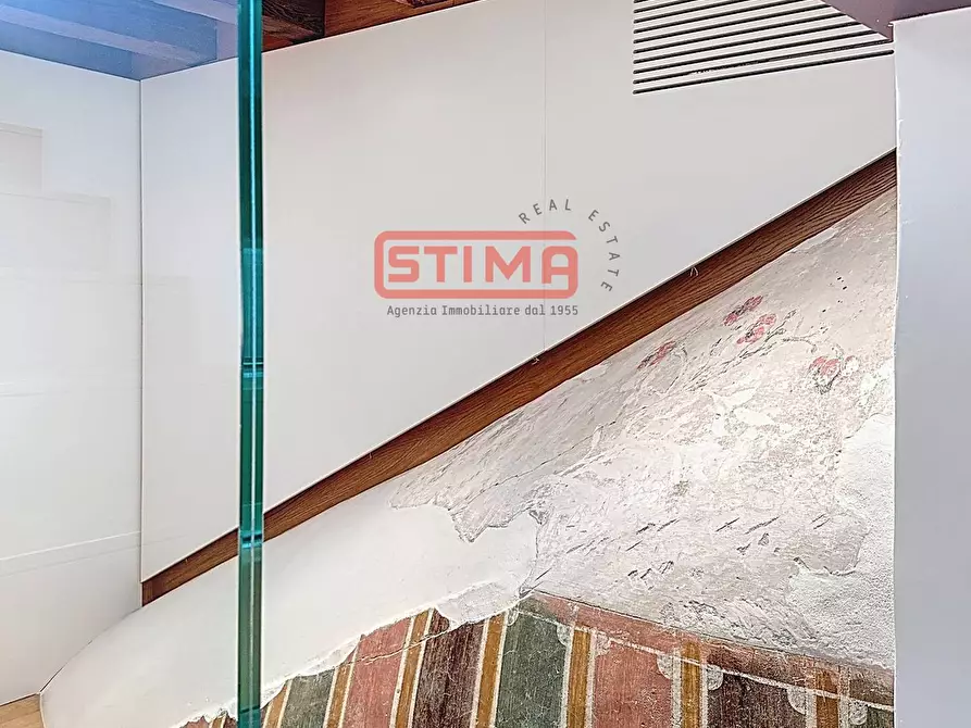 Immagine 17 di Palazzo in vendita  a Treviso