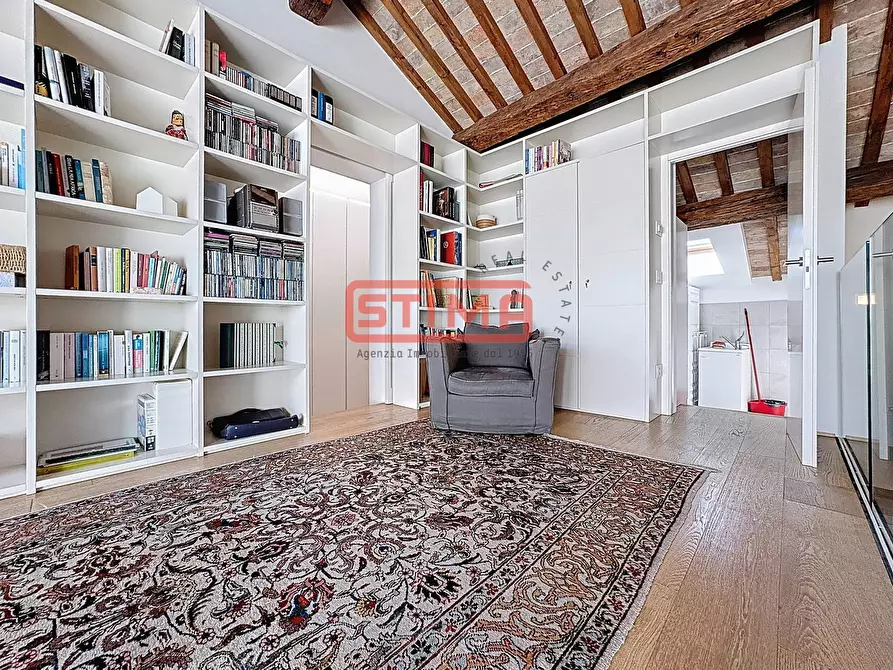 Immagine 28 di Palazzo in vendita  a Treviso