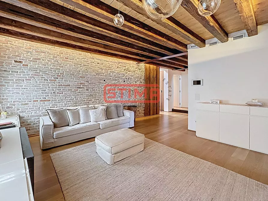 Immagine 24 di Palazzo in vendita  a Treviso