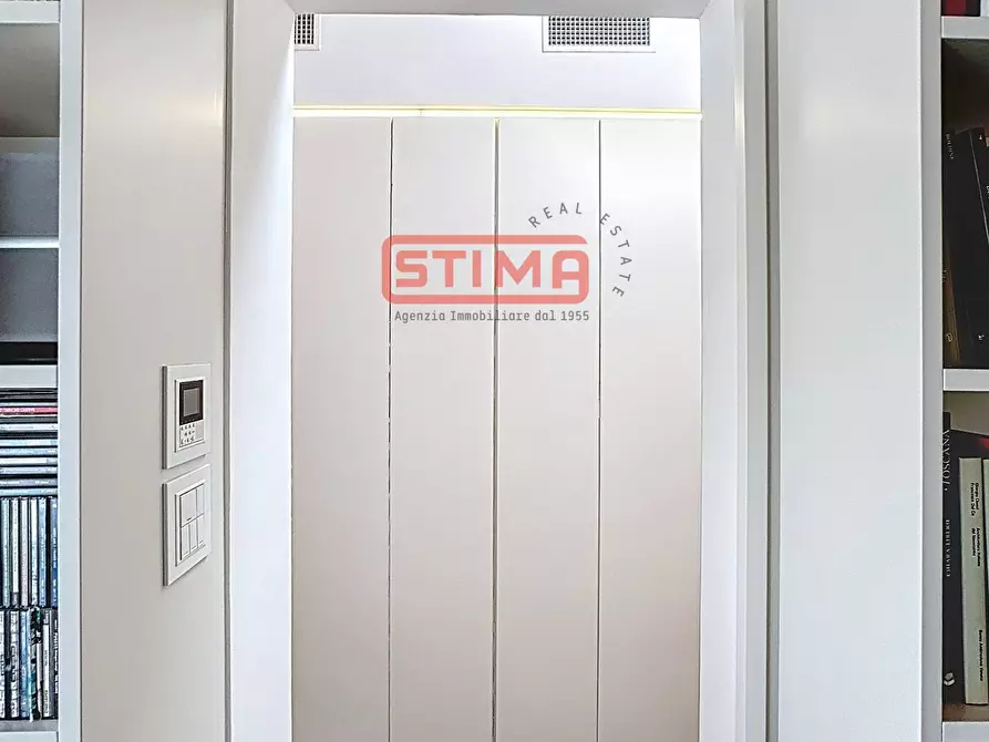 Immagine 31 di Palazzo in vendita  a Treviso