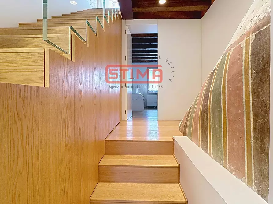 Immagine 19 di Palazzo in vendita  a Treviso