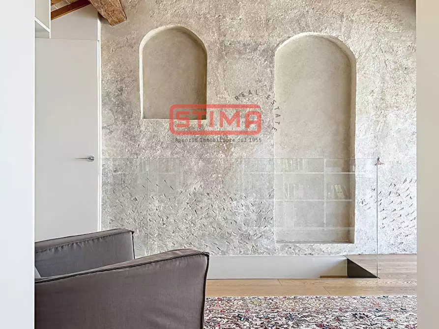 Immagine 41 di Palazzo in vendita  a Treviso