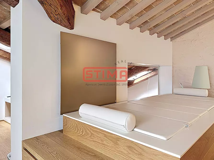 Immagine 39 di Palazzo in vendita  a Treviso