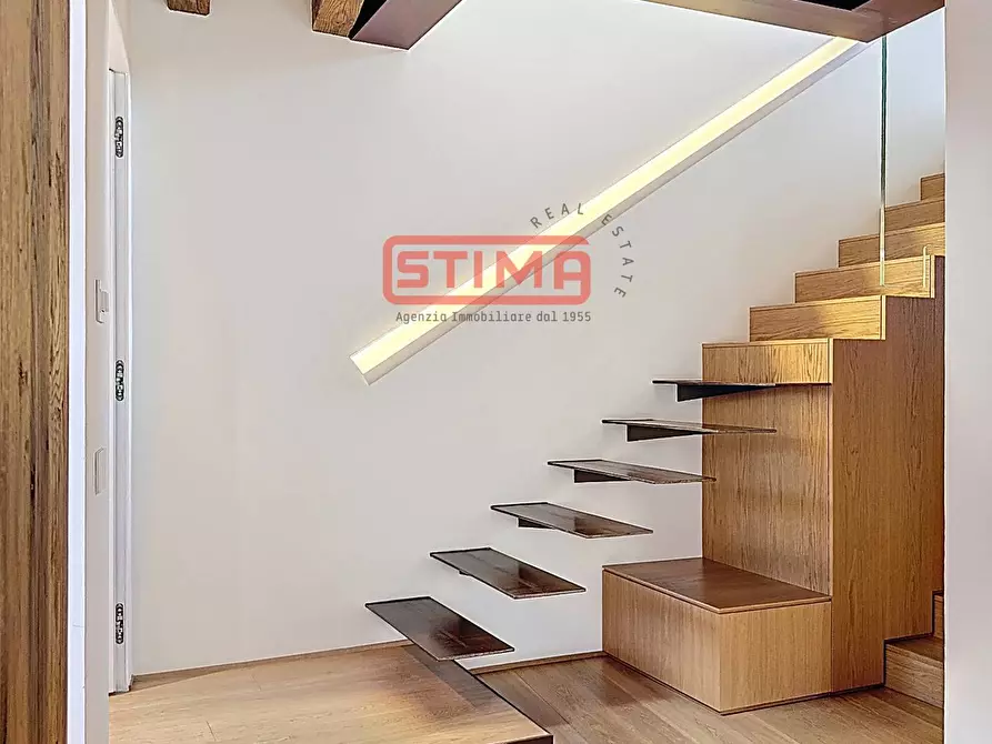 Immagine 4 di Palazzo in vendita  a Treviso