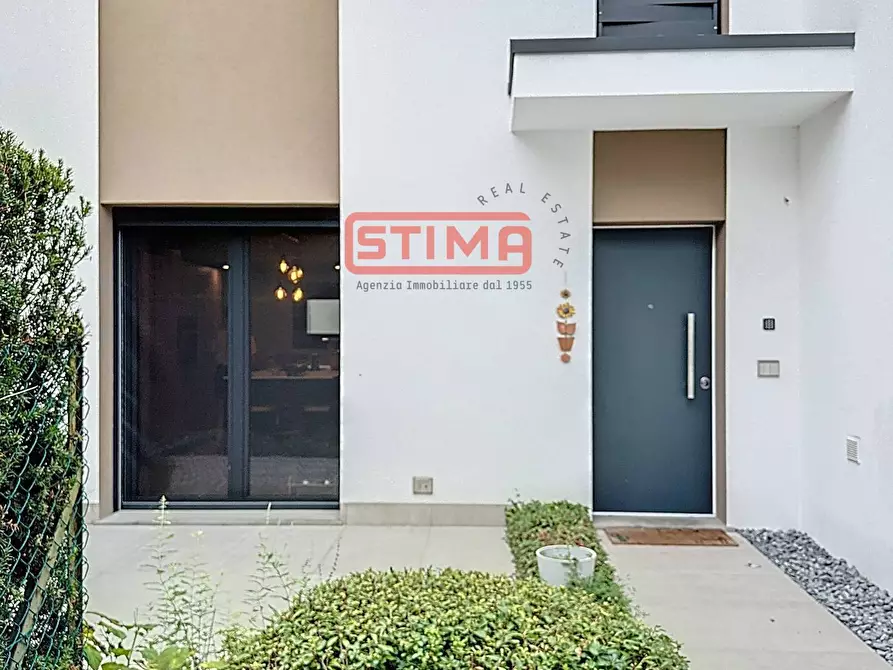 Immagine 4 di Villa in vendita  a Treviso