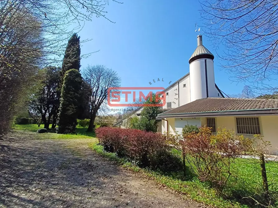 Immagine 1 di Villa in vendita  a Casier