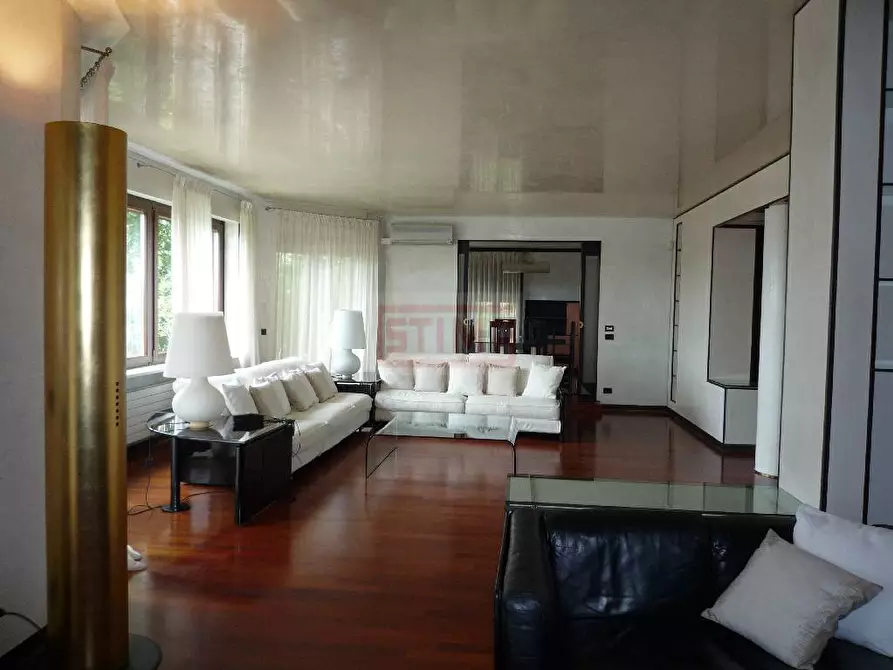 Immagine 1 di Appartamento in vendita  a Treviso