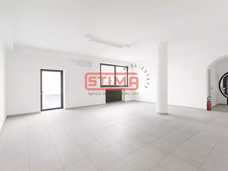 Immagine 3 di Negozio in affitto  in viale 4 novembre a Treviso