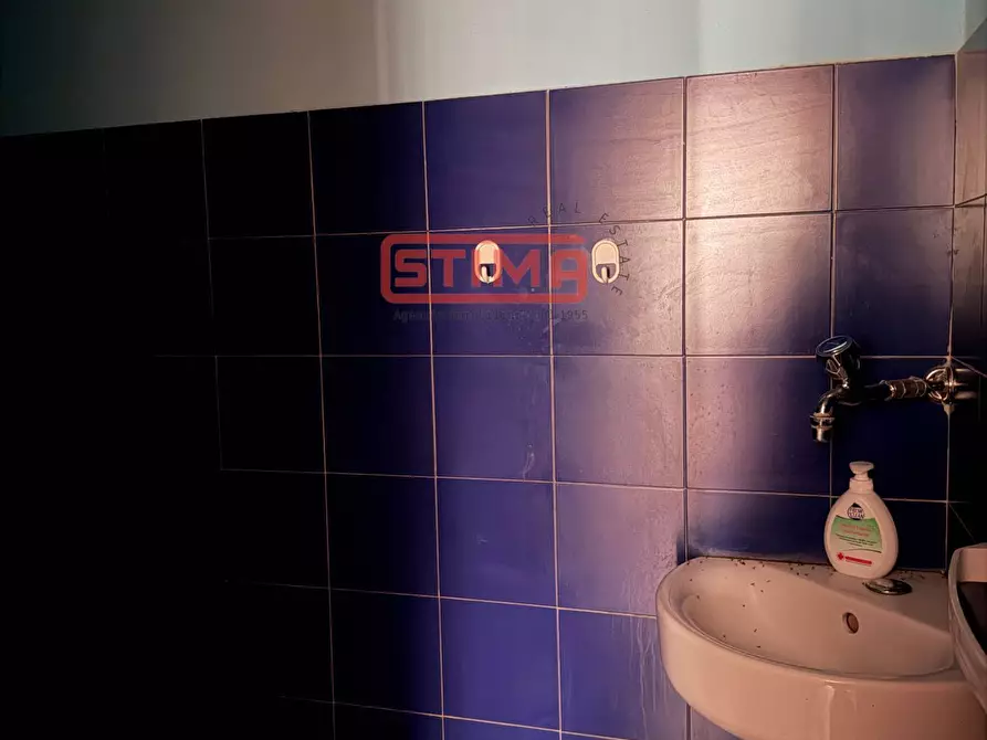 Immagine 9 di Negozio in affitto  in via collalto a Treviso