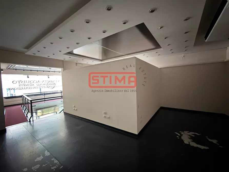 Immagine 7 di Negozio in affitto  in via collalto a Treviso