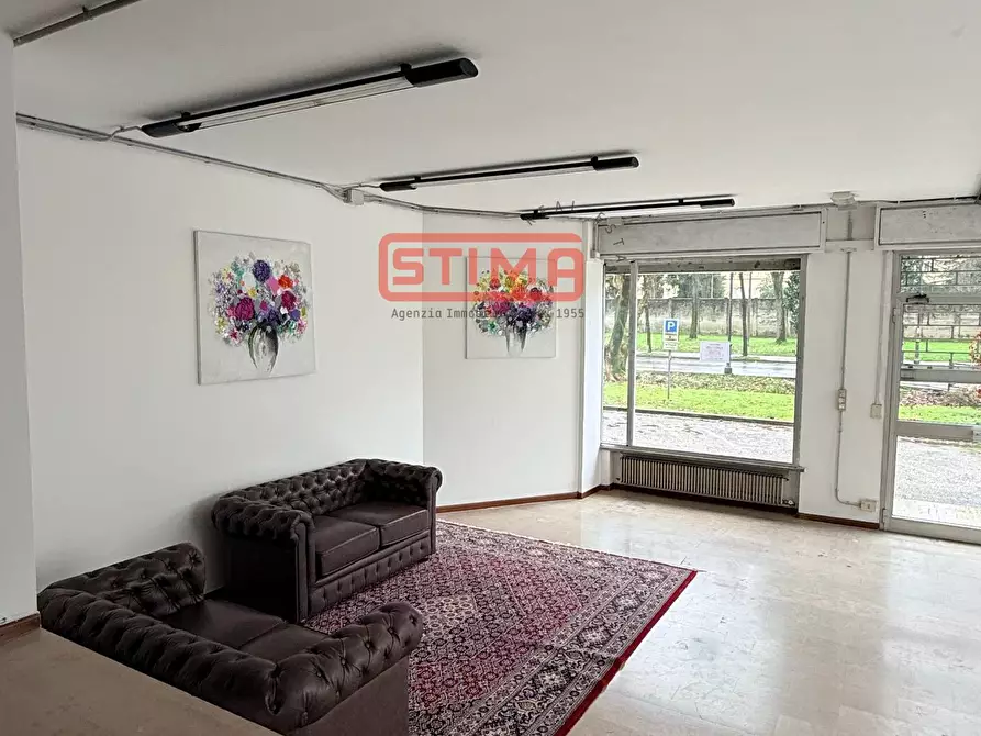 Immagine 10 di Negozio in affitto  in viale luzzatti a Treviso