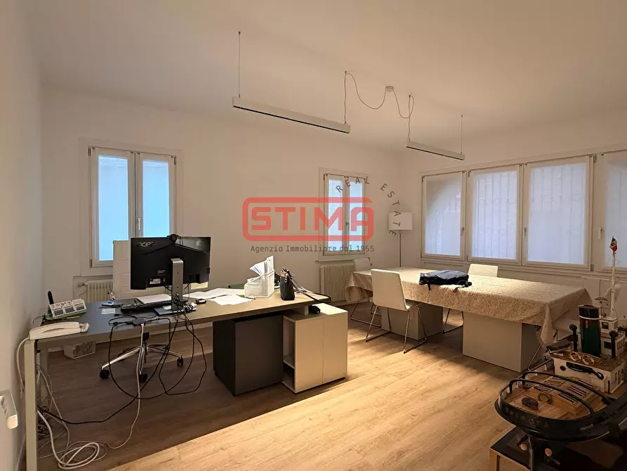 Immagine 1 di Ufficio in affitto  a Treviso