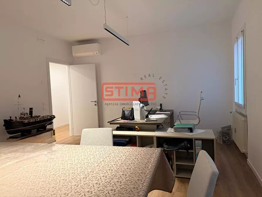 Immagine 7 di Ufficio in affitto  a Treviso