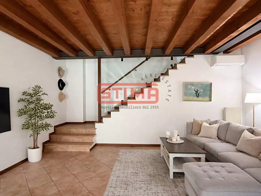 Immagine 31 di Villa in affitto  a Treviso