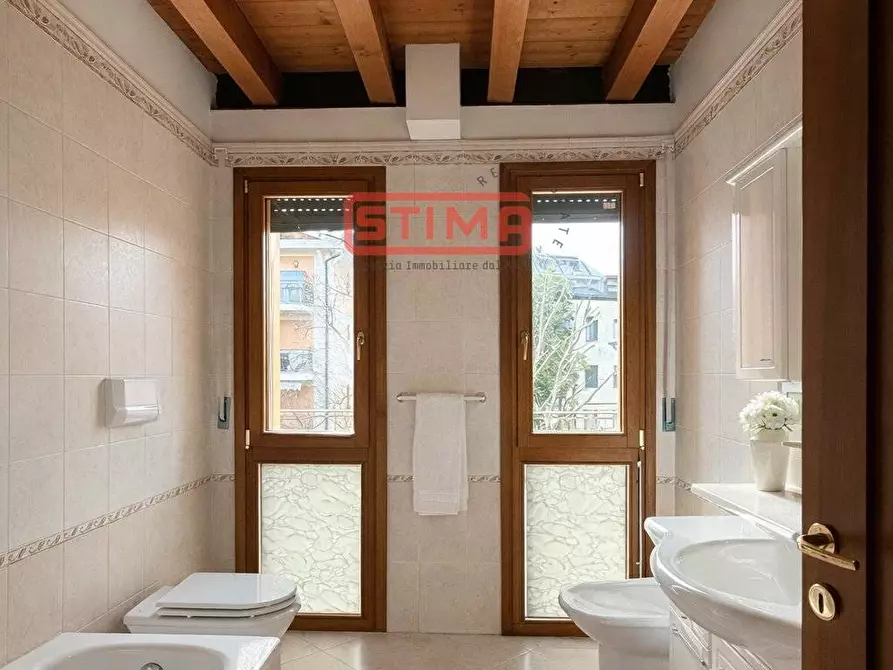 Immagine 32 di Villa in affitto  a Treviso