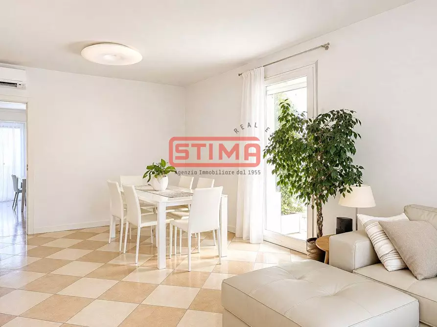 Immagine 5 di Appartamento in affitto  a Treviso