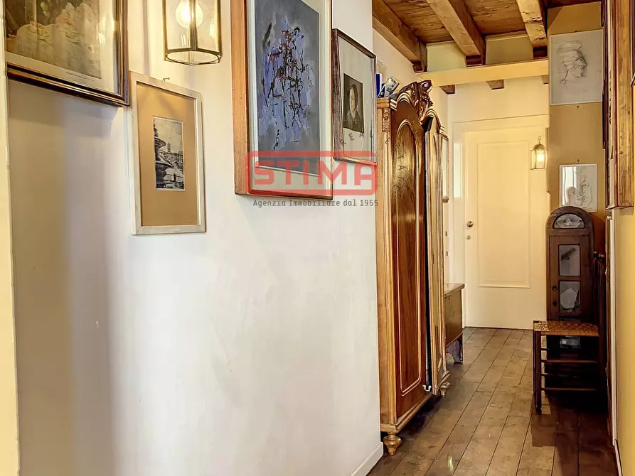 Immagine 4 di Palazzo in vendita  a Treviso