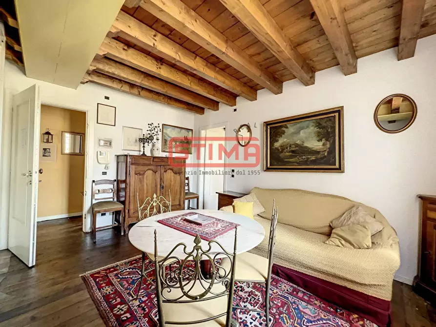 Immagine 7 di Palazzo in vendita  a Treviso