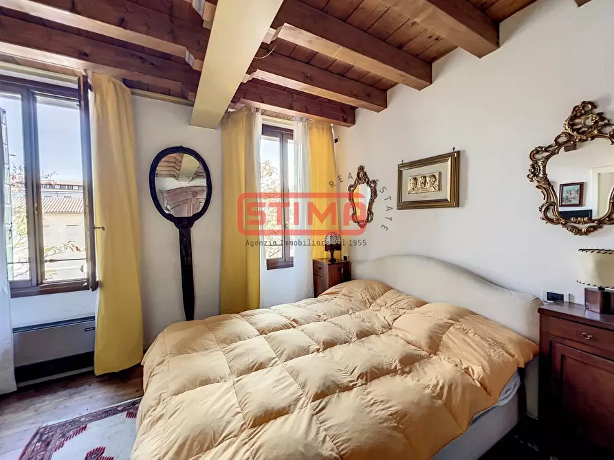Immagine 9 di Palazzo in vendita  a Treviso