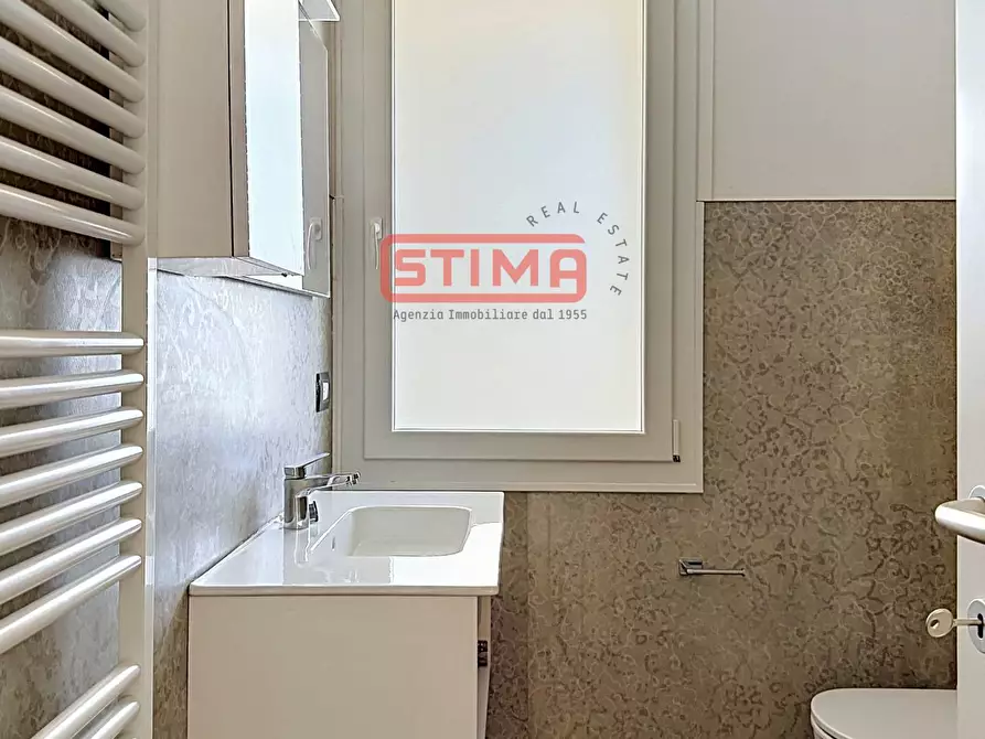 Immagine 37 di Villa in affitto  a Treviso