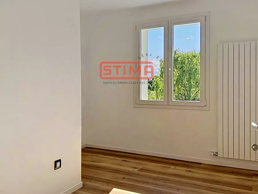 Immagine 43 di Villa in affitto  a Treviso