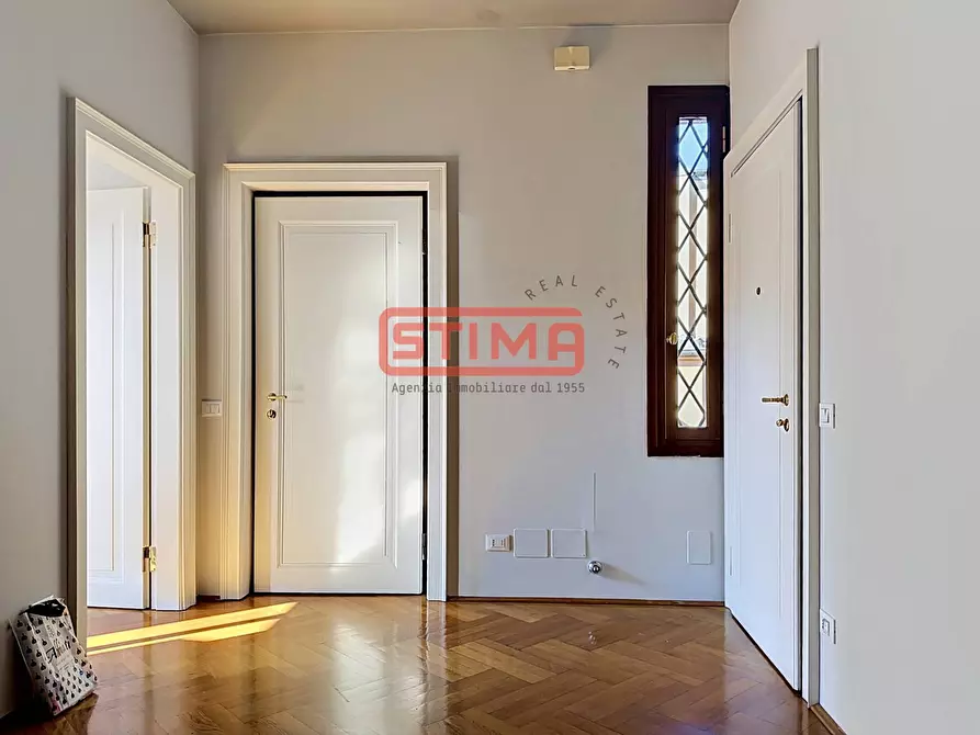 Immagine 16 di Attico in affitto  a Treviso