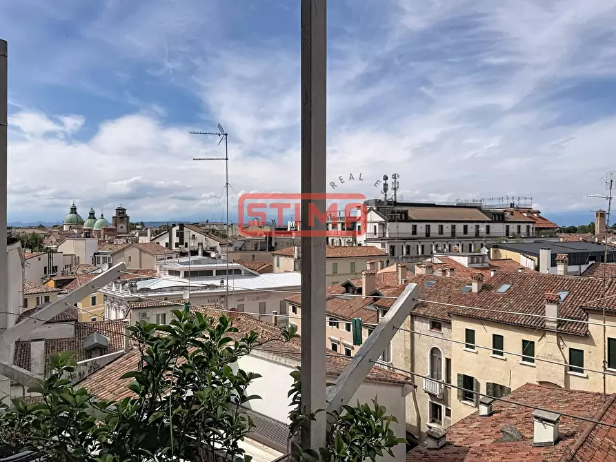 Immagine 45 di Attico in affitto  a Treviso