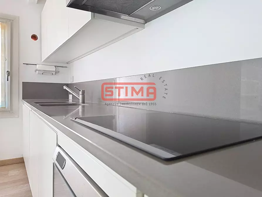 Immagine 11 di Appartamento in affitto  a Treviso