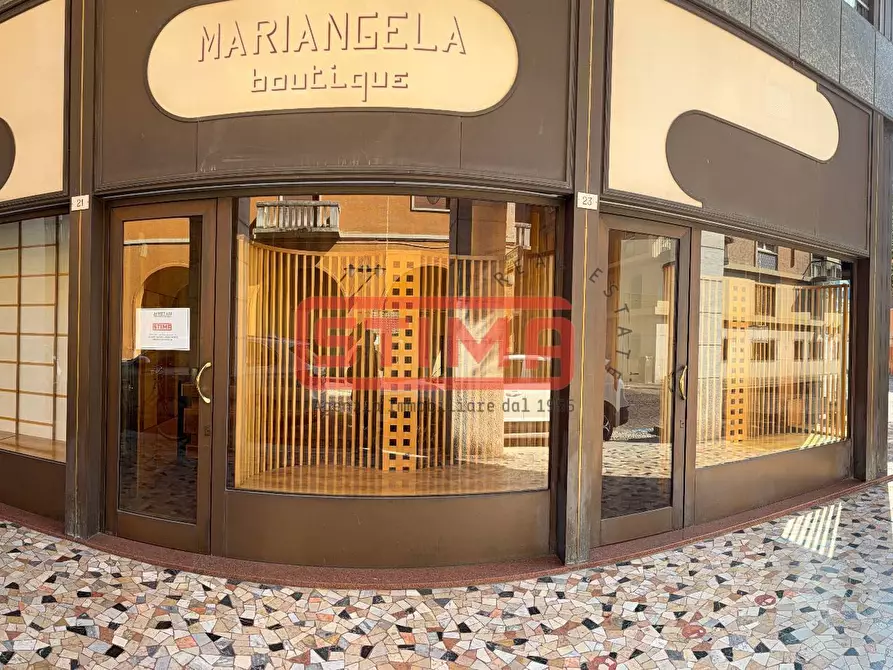 Immagine 8 di Negozio in affitto  a Treviso