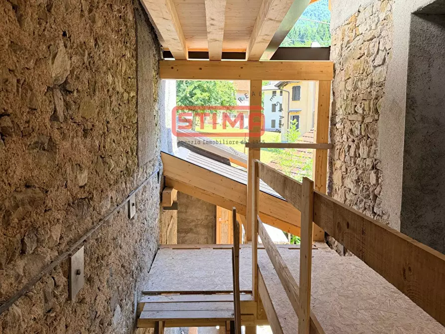 Immagine 25 di Appartamento in vendita  in località MOlassa a Barcis