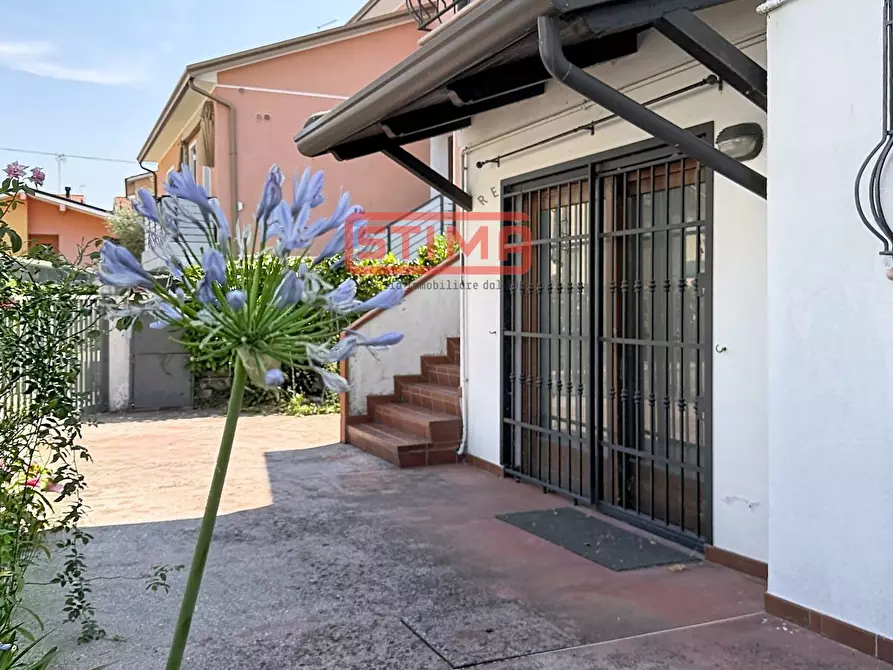 Immagine 9 di Villa in vendita  a Treviso
