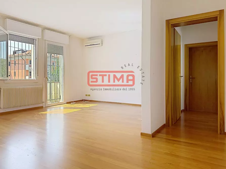 Immagine 12 di Villa in vendita  a Treviso