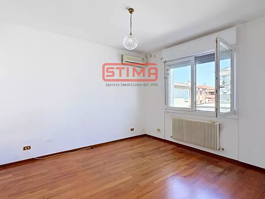Immagine 25 di Villa in vendita  a Treviso