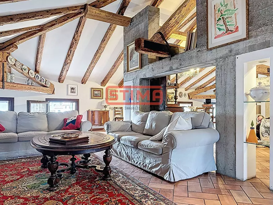 Immagine 37 di Rustico / casale in vendita  a Paese