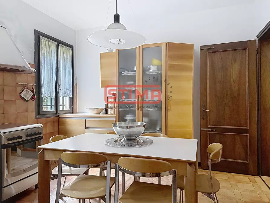 Immagine 50 di Rustico / casale in vendita  a Paese