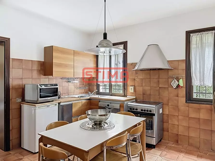 Immagine 10 di Rustico / casale in vendita  a Paese