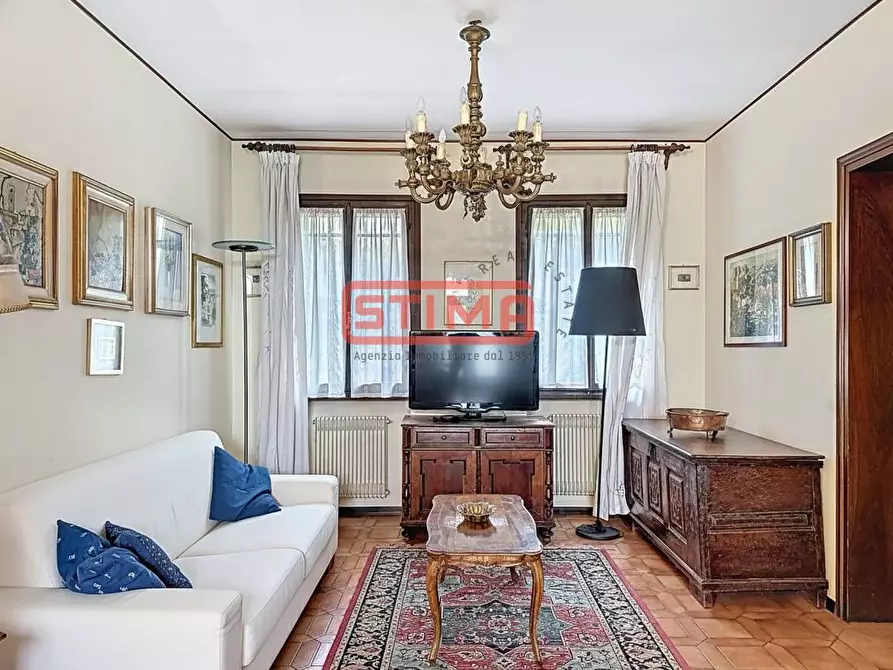 Immagine 51 di Rustico / casale in vendita  a Paese