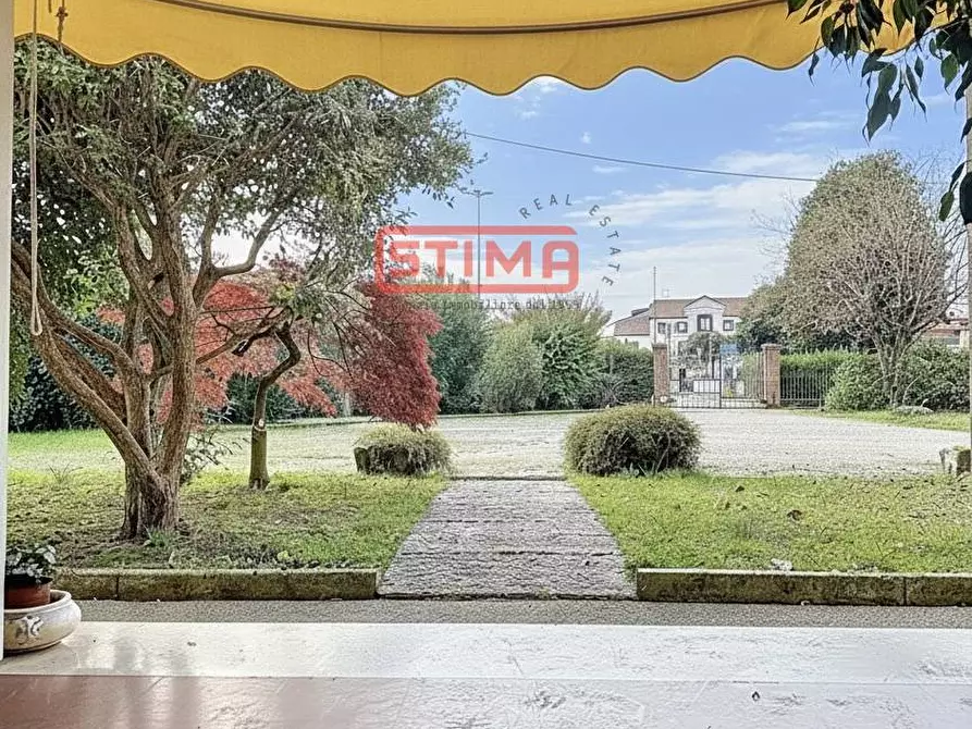 Immagine 48 di Rustico / casale in vendita  a Paese