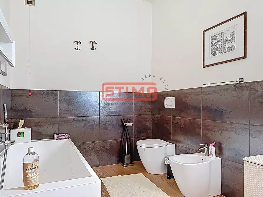 Immagine 21 di Rustico / casale in vendita  a Paese