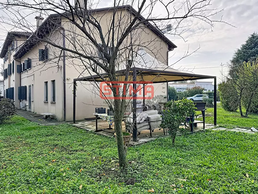 Immagine 64 di Rustico / casale in vendita  a Paese