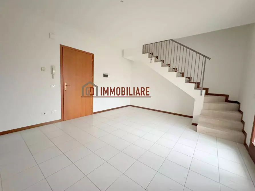 Immagine 2 di Appartamento in vendita  in Via raschietti a Montebelluna