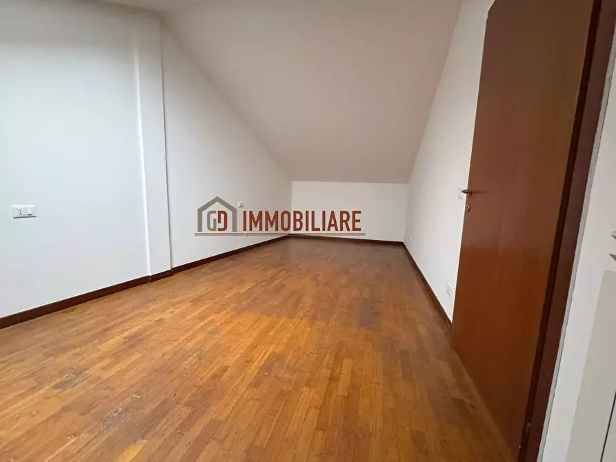 Immagine 10 di Appartamento in vendita  in Via raschietti a Montebelluna